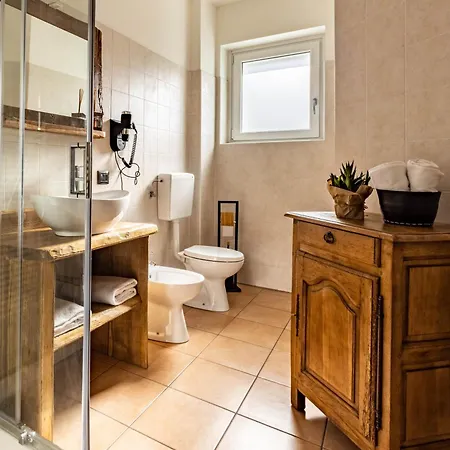 大慈恩卡斯公寓 4*